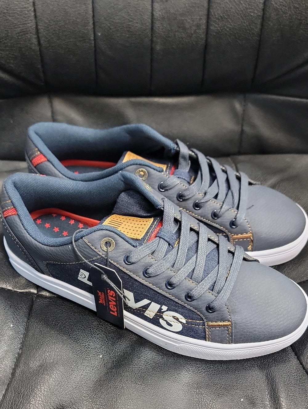 Levi's Men's Navy and Red Low-Top Lace-Up Sneakers